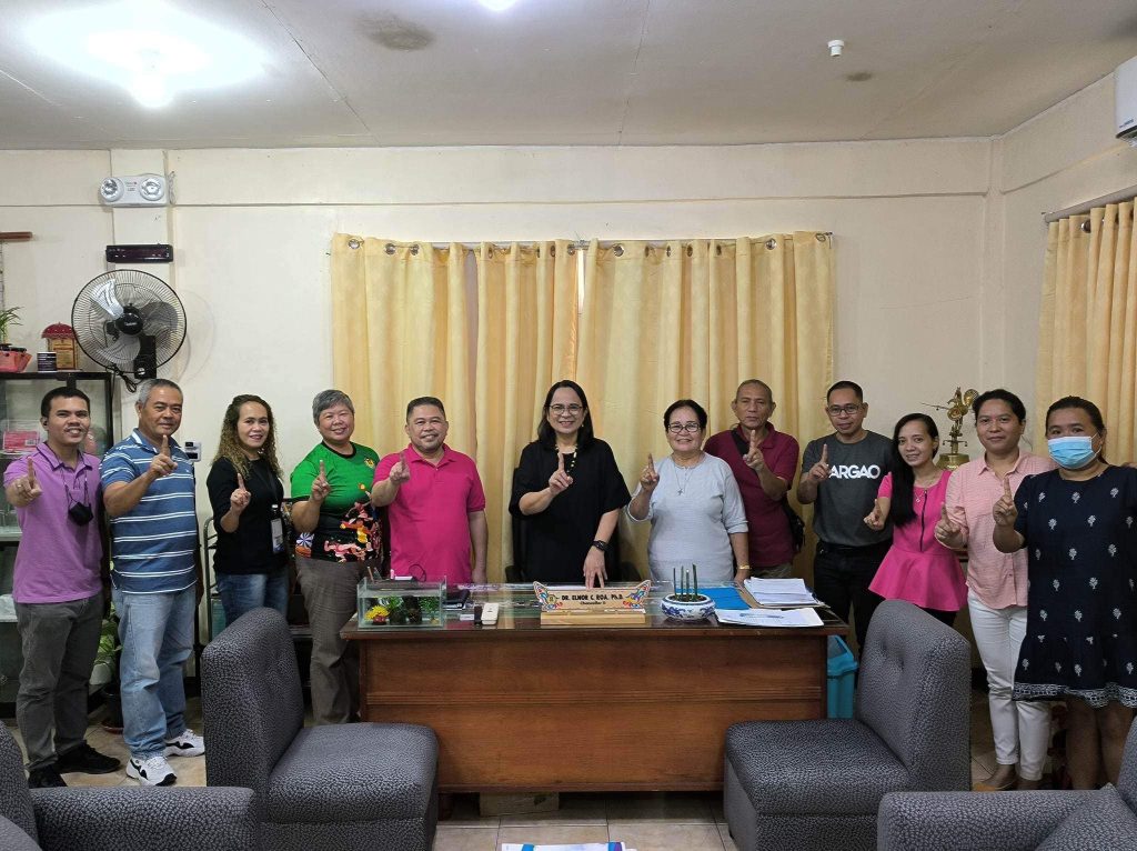 PTA officers of MSUNIDS take oath before the Chancellor