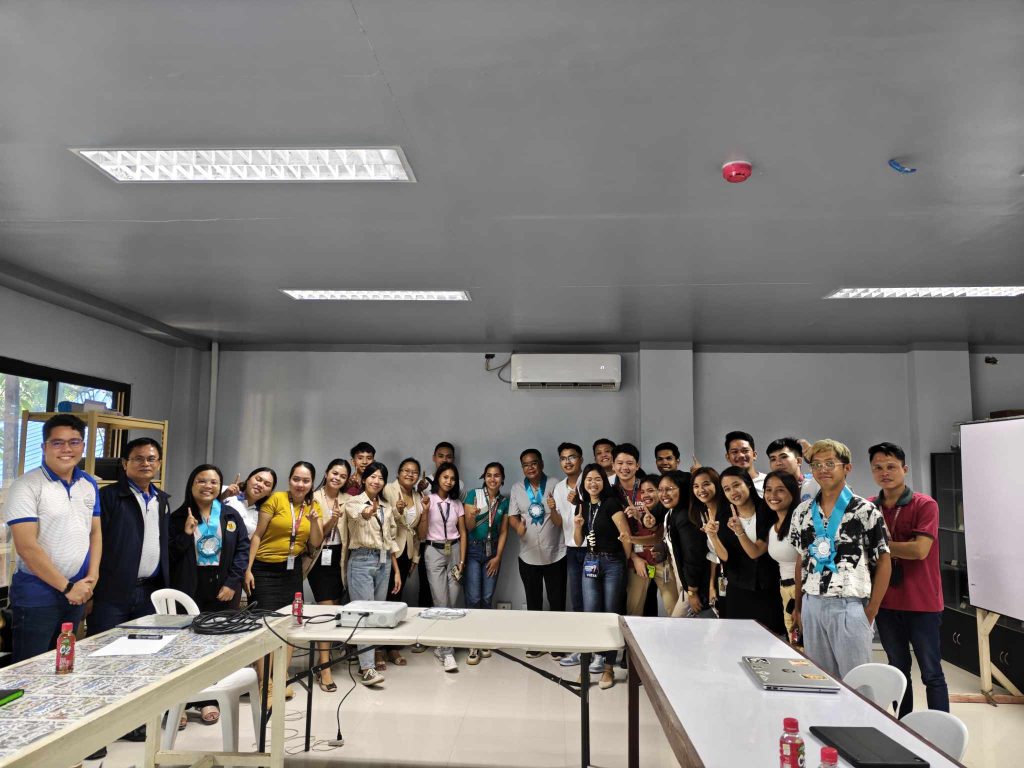 𝐒𝐭𝐮𝐝𝐞𝐧𝐭𝐬 𝐬𝐡𝐢𝐧𝐞 𝐚𝐭 𝐭𝐡𝐞 𝟐𝟎𝟐𝟒 𝐒𝐌𝐅𝐓 𝐑𝐞𝐬𝐞𝐚𝐫𝐜𝐡 𝐂𝐨𝐥𝐥𝐨𝐪𝐮𝐢𝐮𝐦: 𝐀 𝐋𝐞𝐚𝐩 𝐅𝐨𝐫𝐰𝐚𝐫𝐝 𝐢𝐧 𝐅𝐢𝐬𝐡𝐞𝐫𝐢𝐞𝐬 𝐒𝐜𝐢𝐞𝐧𝐜𝐞